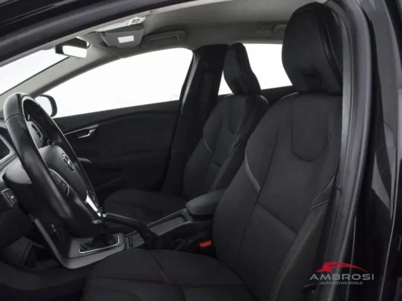 Volvo V40 Cross Country usata a Perugia (9)