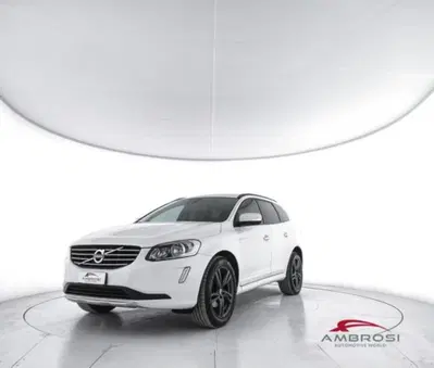Volvo XC60 D3 Geartronic R-design Kinetic del 2013 usata a Corciano