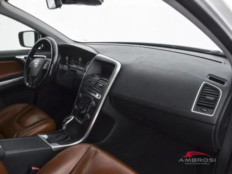 Volvo XC60 usata a Perugia (12)