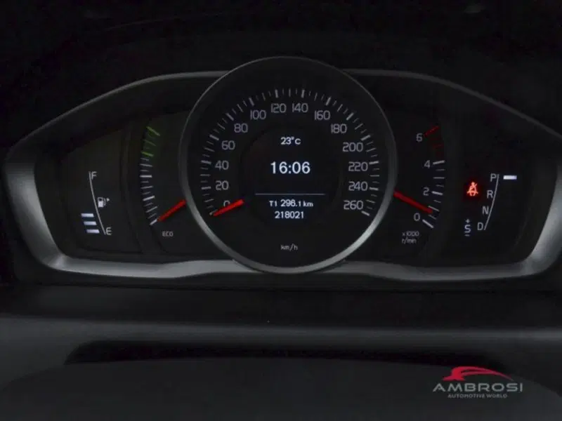 Volvo XC60 usata a Perugia (13)