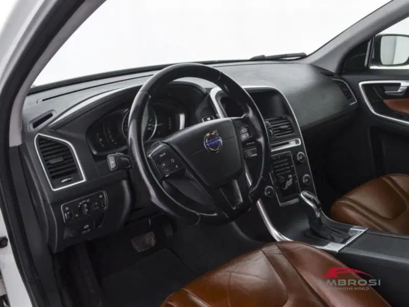 Volvo XC60 usata a Perugia (8)