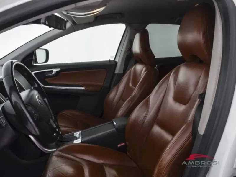 Volvo XC60 usata a Perugia (9)