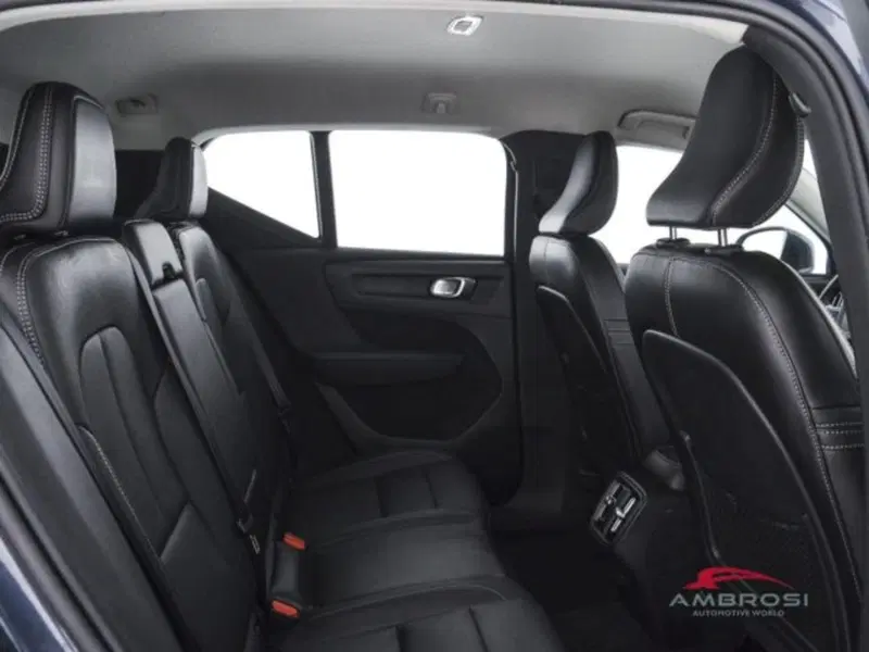 Volvo XC40 usata a Perugia (11)