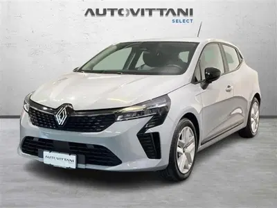 Renault Clio 1.6 full hybrid Evolution 145cv del 2024 usata a Como
