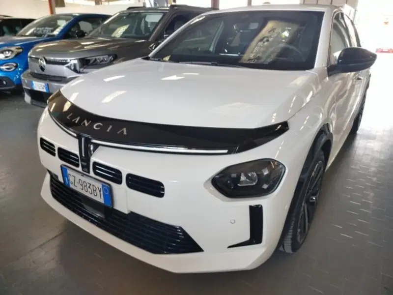 Lancia Ypsilon usata a Forlì-Cesena (2)