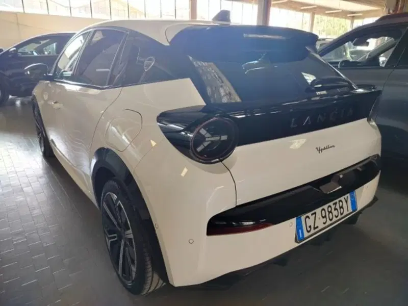 Lancia Ypsilon usata a Forlì-Cesena (6)
