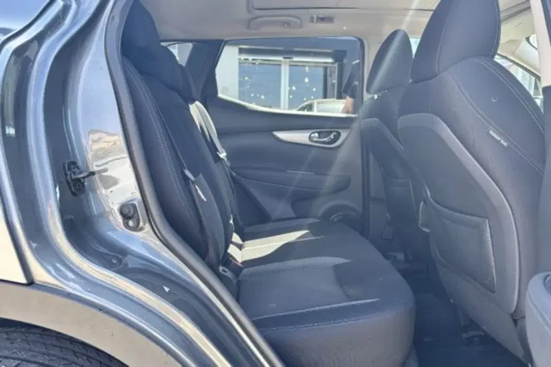Nissan Qashqai usata a Latina (10)