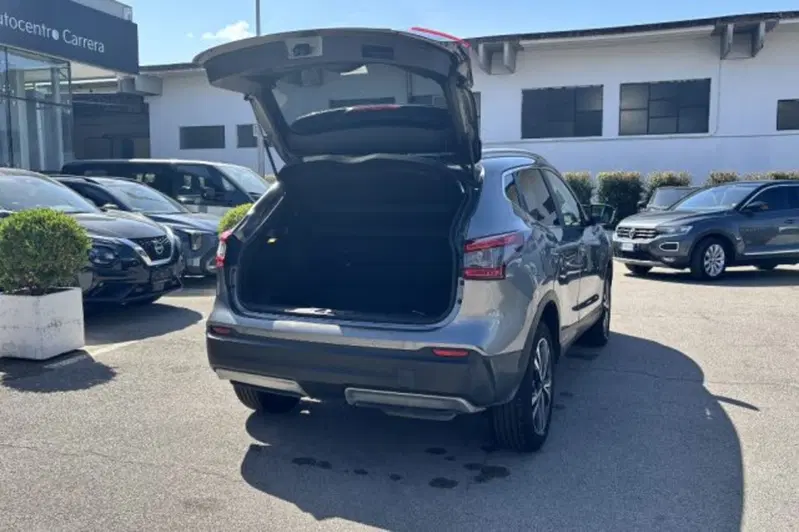 Nissan Qashqai usata a Latina (7)