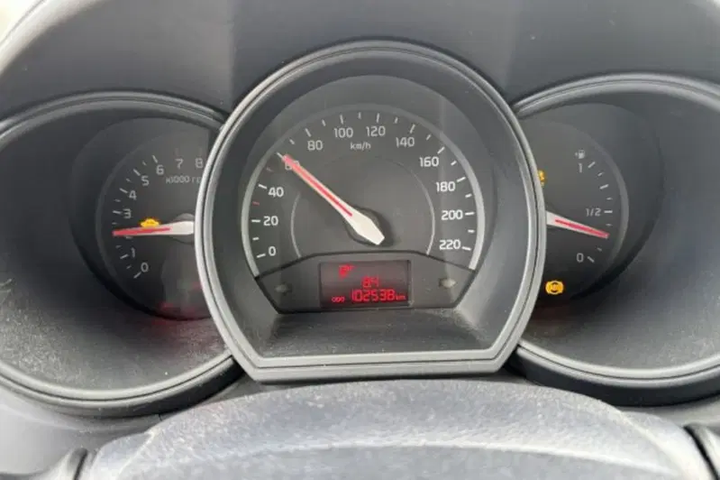 Kia Rio usata a Latina (13)