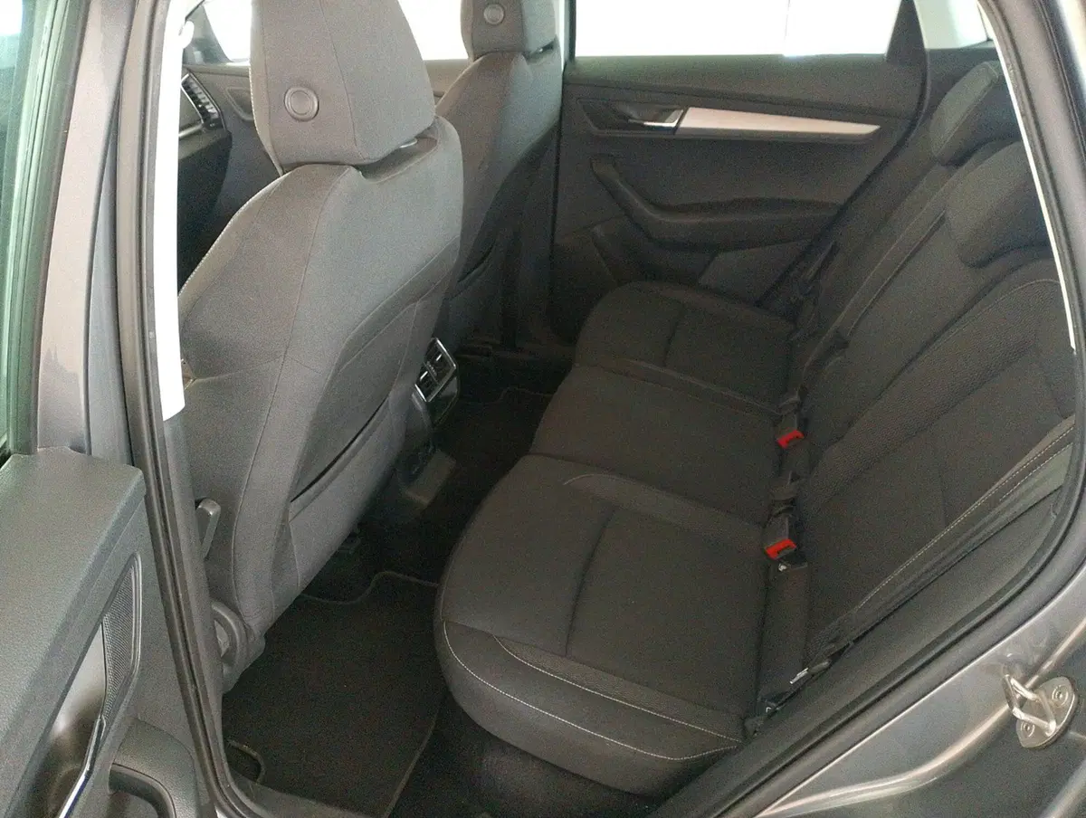 Skoda Karoq usata a Lecce (18)