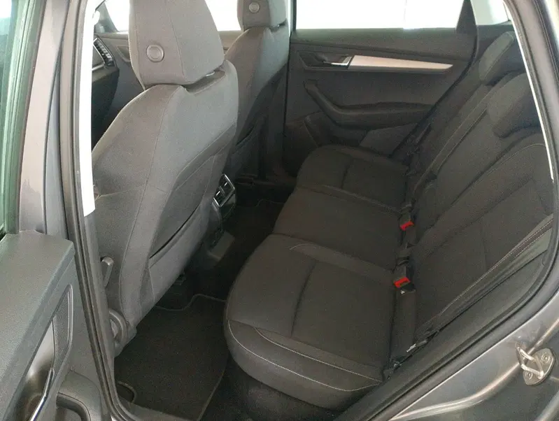 Skoda Karoq usata a Lecce (18)