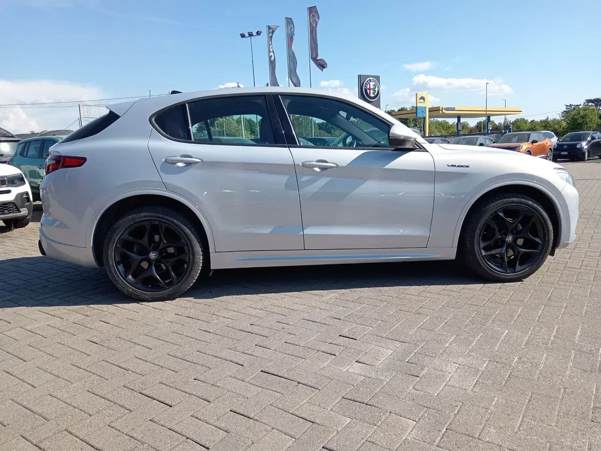 Alfa Romeo Stelvio usata a Alessandria (4)