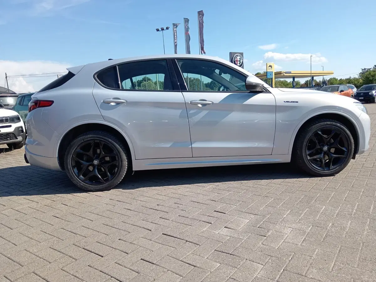 Alfa Romeo Stelvio usata a Alessandria (5)
