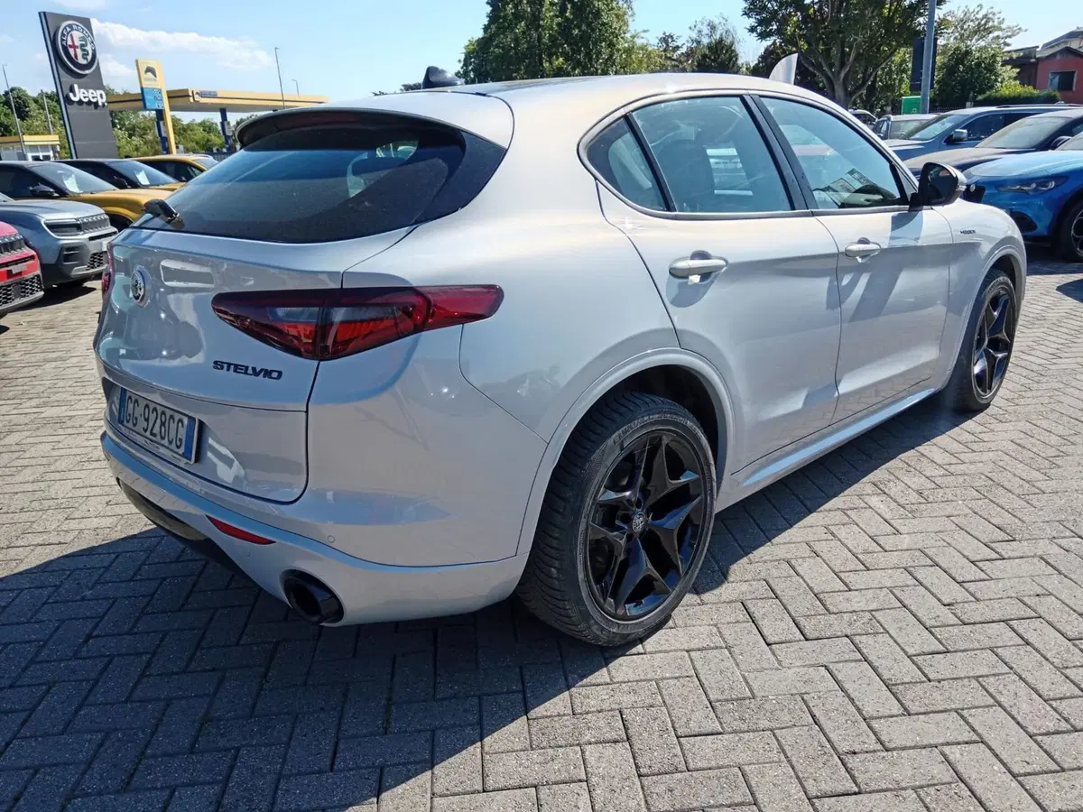Alfa Romeo Stelvio usata a Alessandria (6)