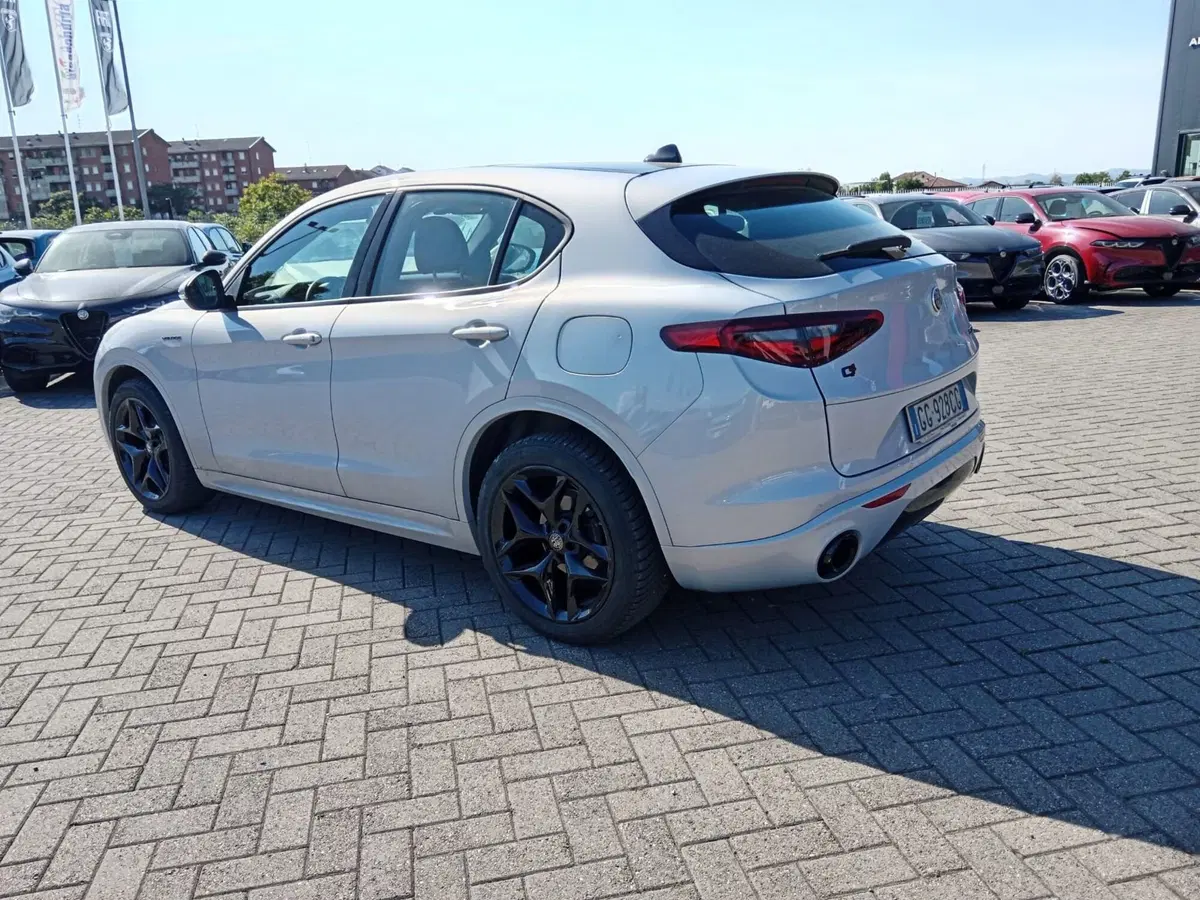 Alfa Romeo Stelvio usata a Alessandria (8)