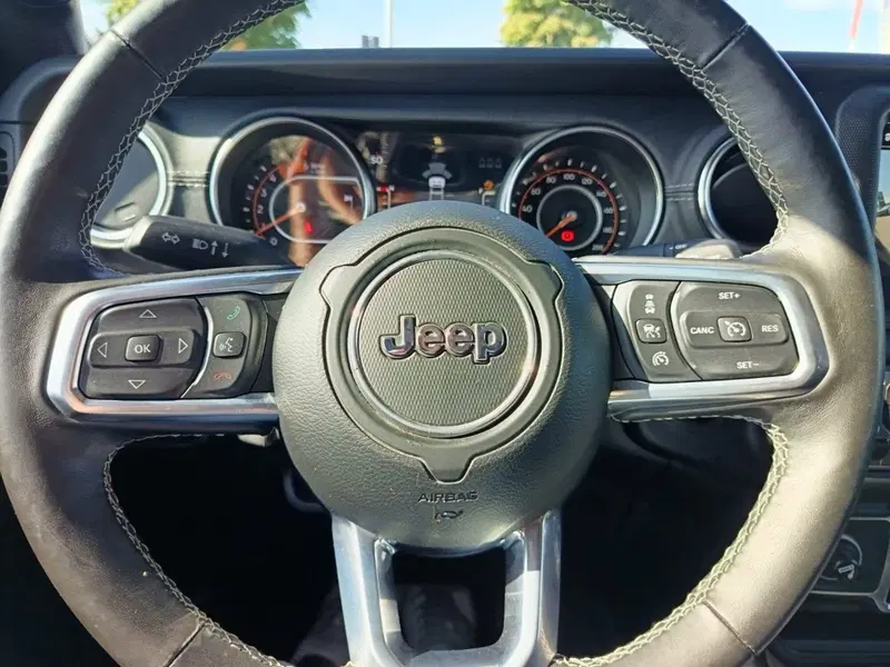 Jeep Gladiator usata a Alessandria (18)