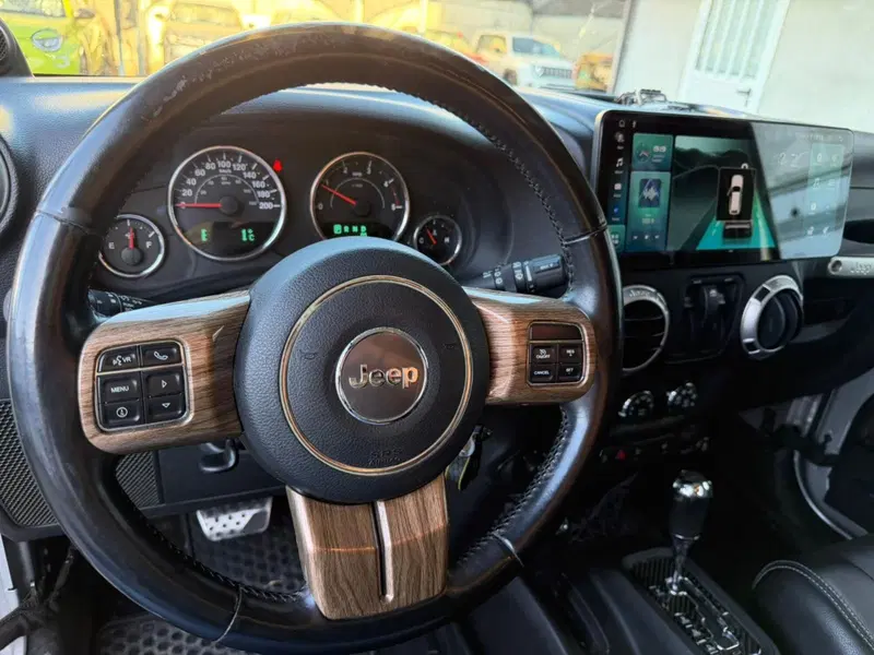 Jeep Wrangler Unlimited usata a Alessandria (13)