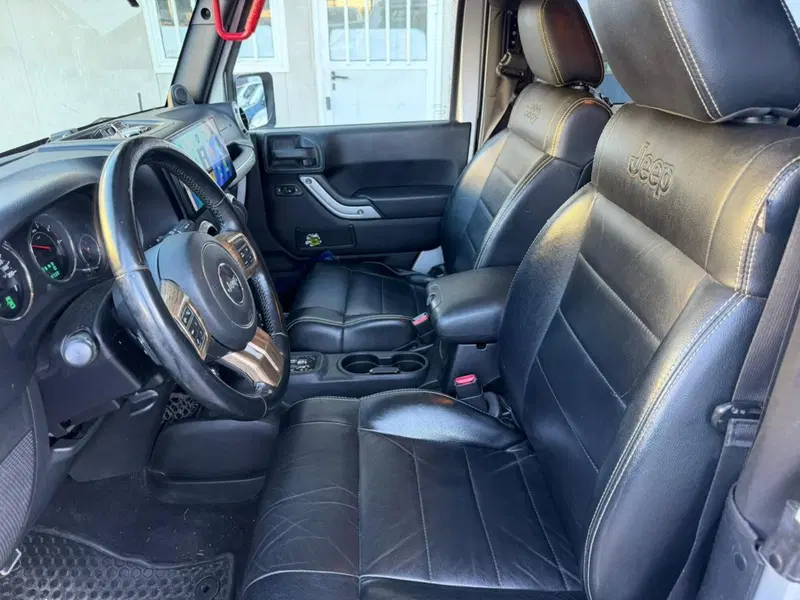 Jeep Wrangler Unlimited usata a Alessandria (15)