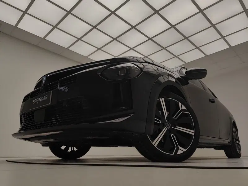 Lancia Ypsilon usata a Como (14)
