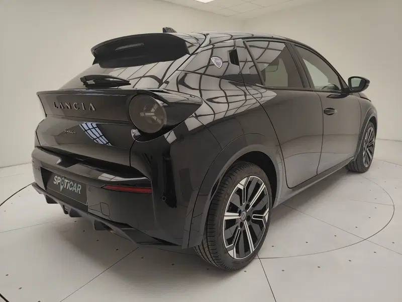 Lancia Ypsilon usata a Como (6)
