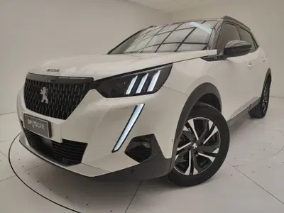 Peugeot 2008 1.2 puretech GT s&amp;s 130cv eat8 del 2021 usata a Erba