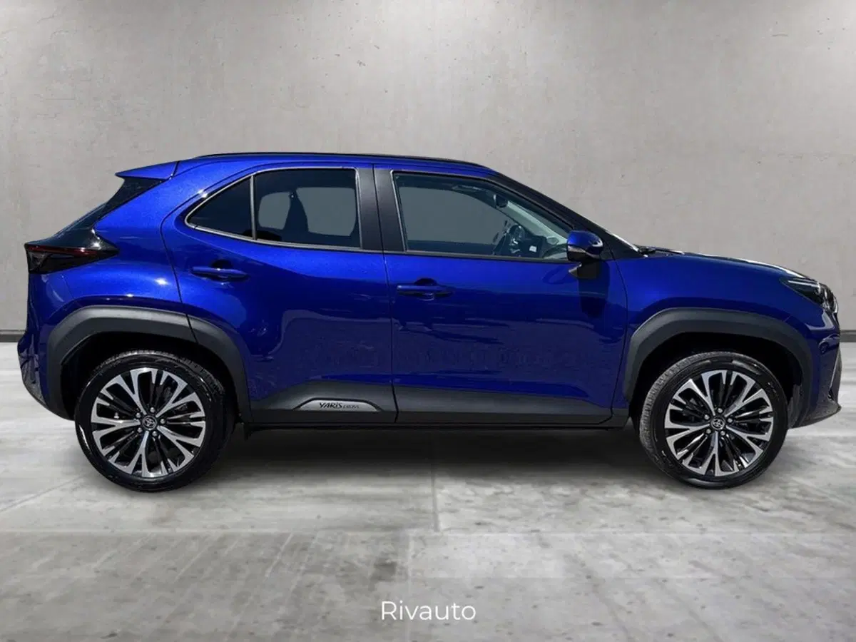 Toyota Yaris Cross usata a Como (3)