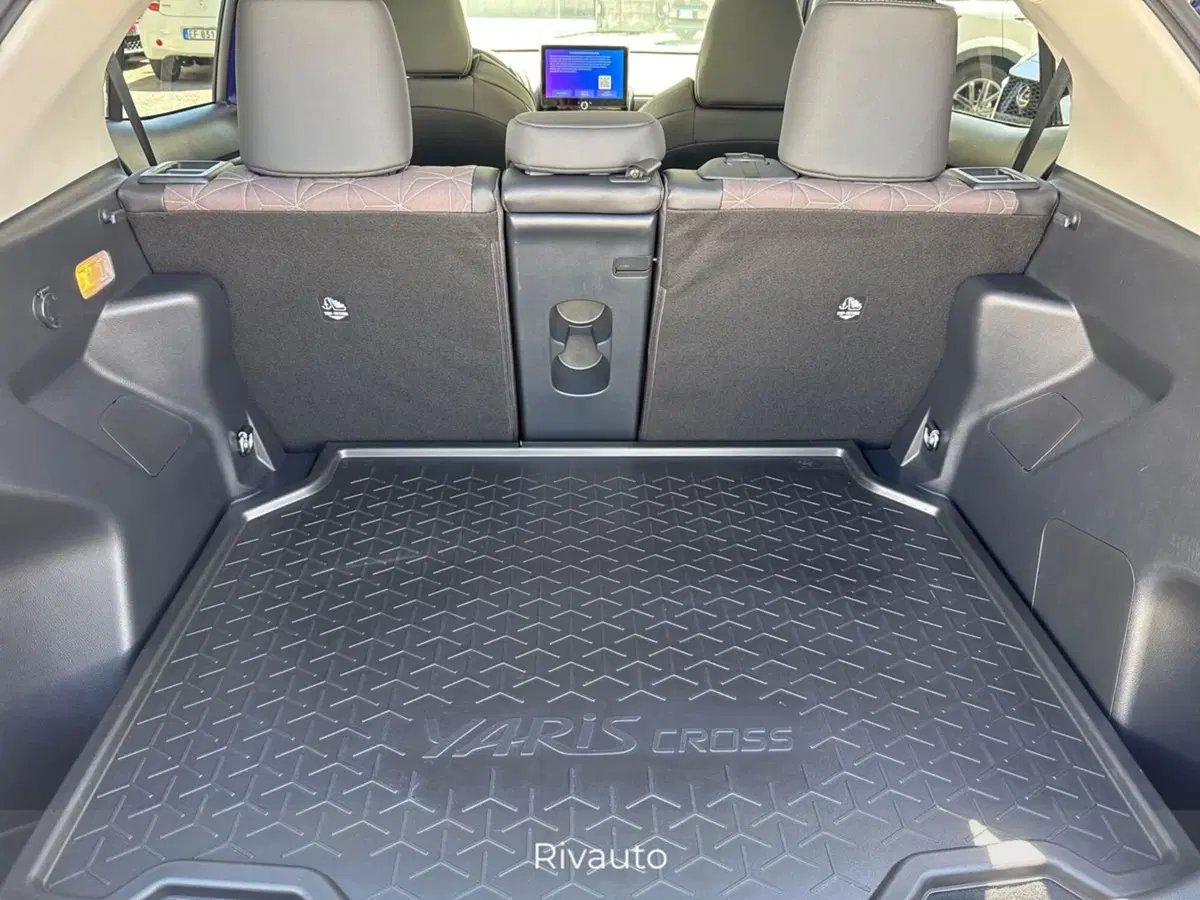 Toyota Yaris Cross usata a Como (5)