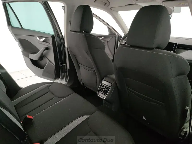 Skoda Kamiq nuova a Caserta (9)