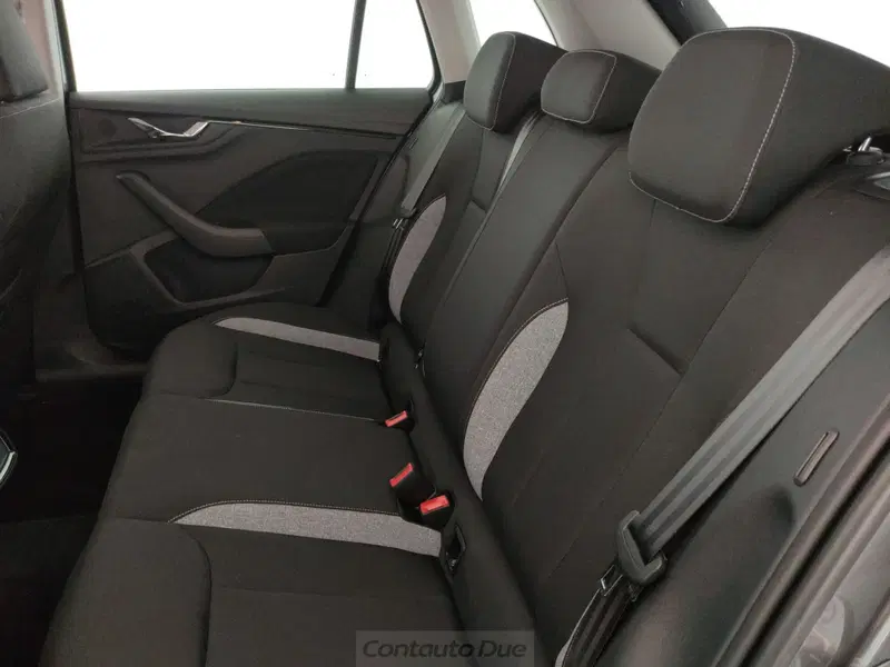Skoda Kamiq nuova a Caserta (13)