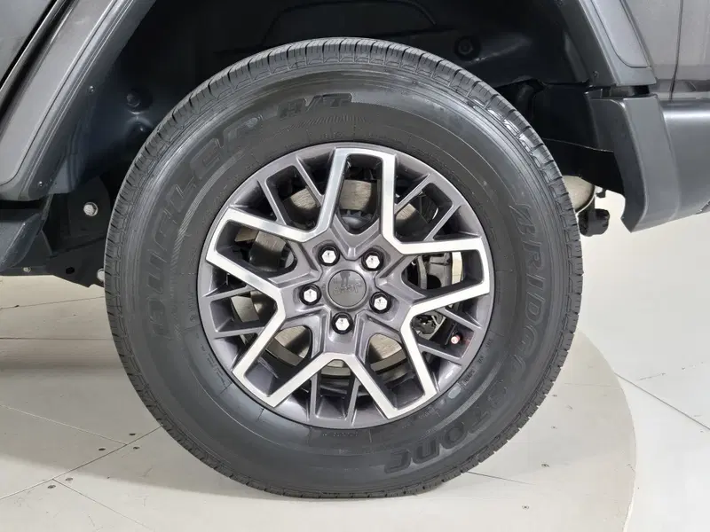 Jeep Wrangler Unlimited usata a Torino (14)