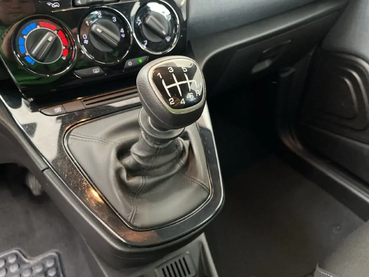 Lancia Ypsilon usata a Torino (10)