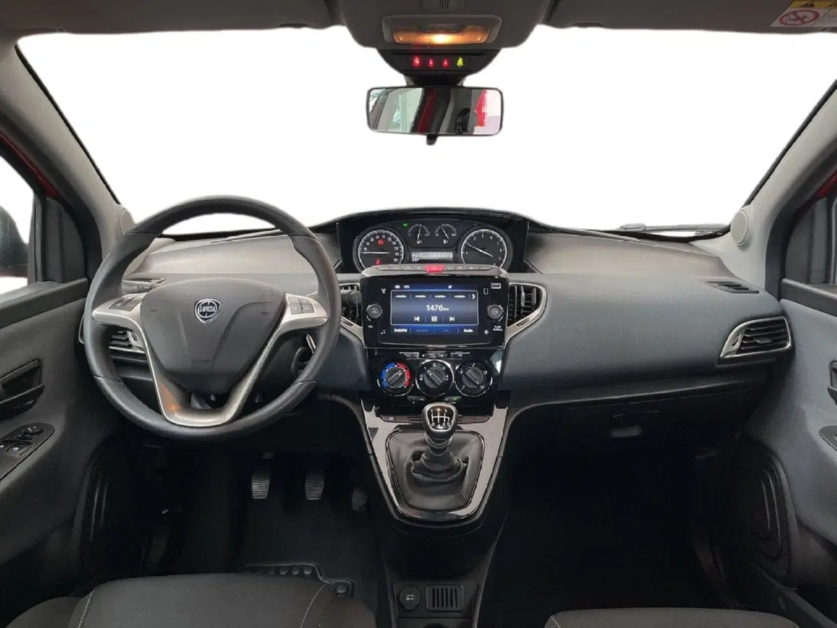 Lancia Ypsilon usata a Torino (8)