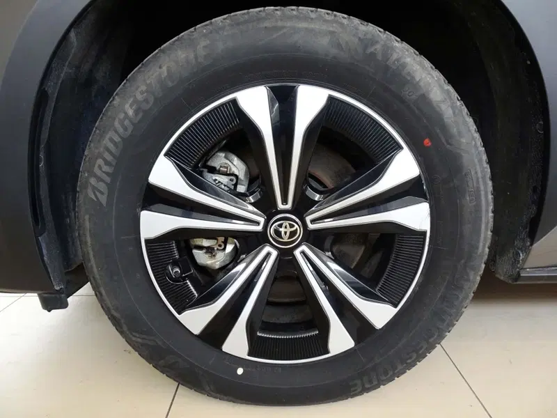 Toyota bZ4X usata a Venezia (7)