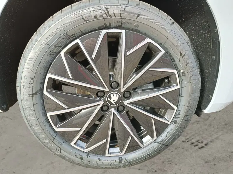Skoda Kamiq nuova a Prato (17)
