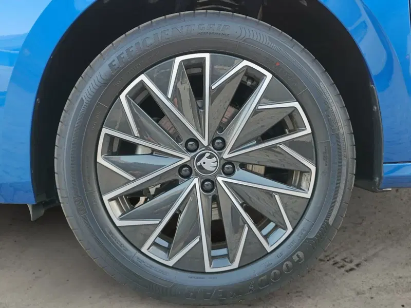 Skoda Kamiq nuova a Prato (15)