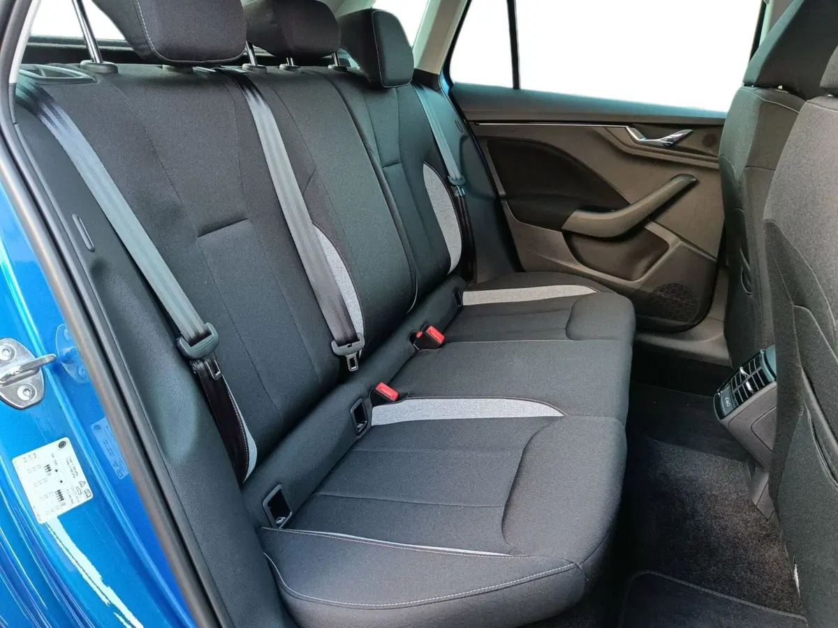 Skoda Kamiq nuova a Prato (7)