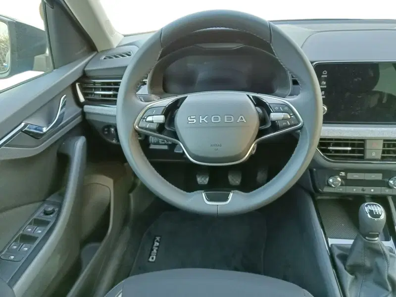 Skoda Kamiq nuova a Prato (9)