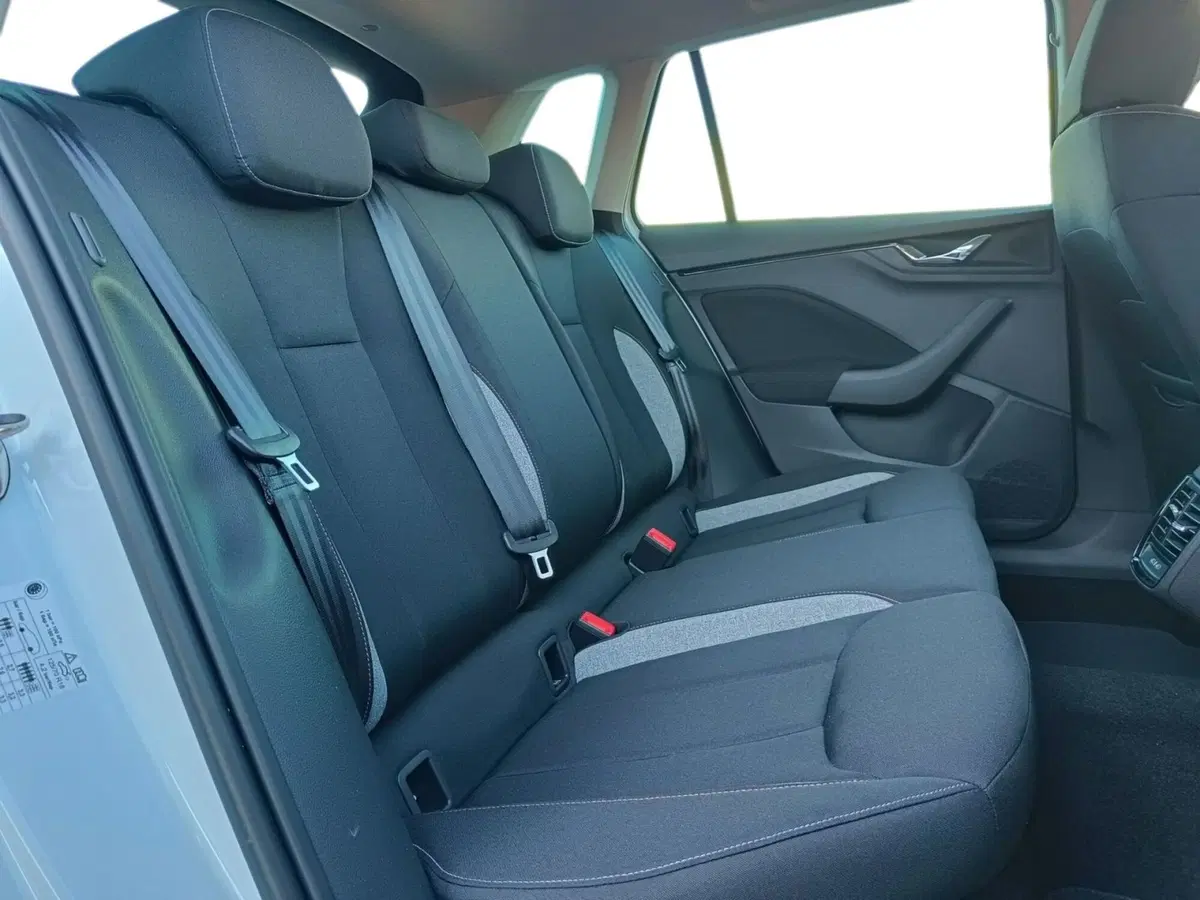 Skoda Kamiq nuova a Prato (12)