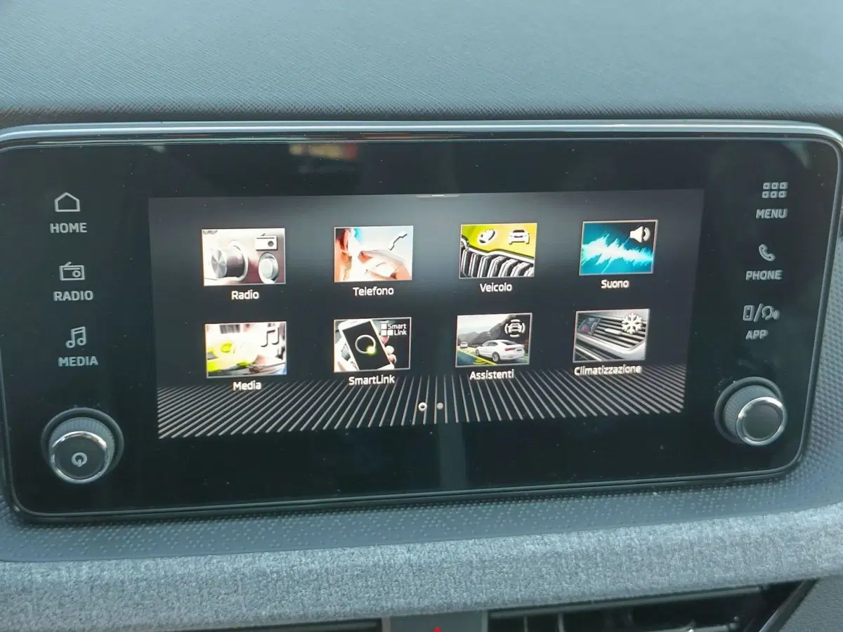 Skoda Kamiq nuova a Prato (9)