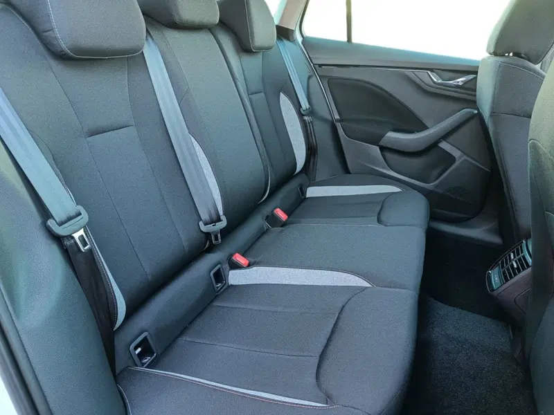 Skoda Kamiq nuova a Prato (12)