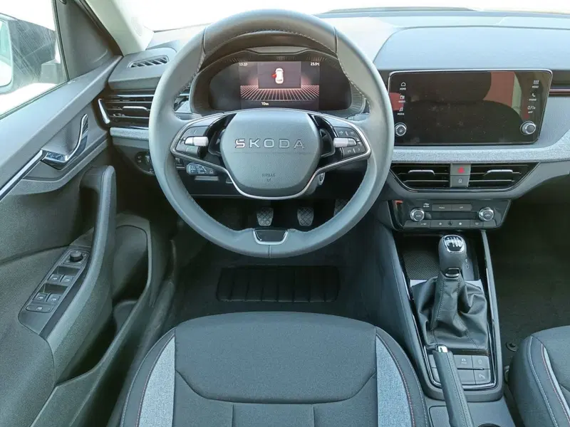 Skoda Kamiq nuova a Prato (8)