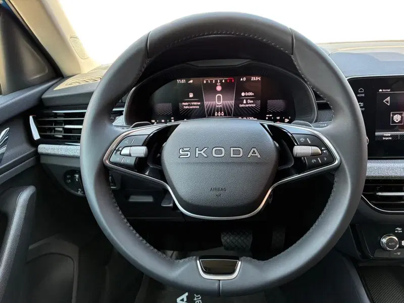 Skoda Kamiq nuova a Prato (7)