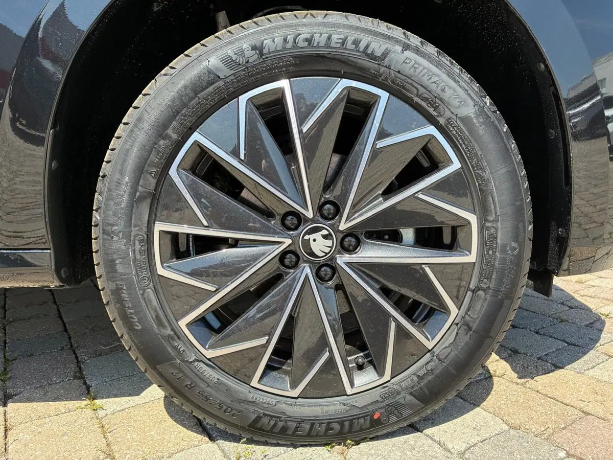 Skoda Kamiq nuova a Prato (5)