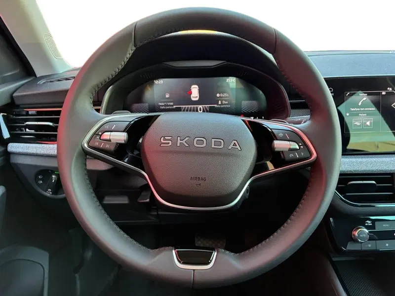 Skoda Kamiq nuova a Prato (6)