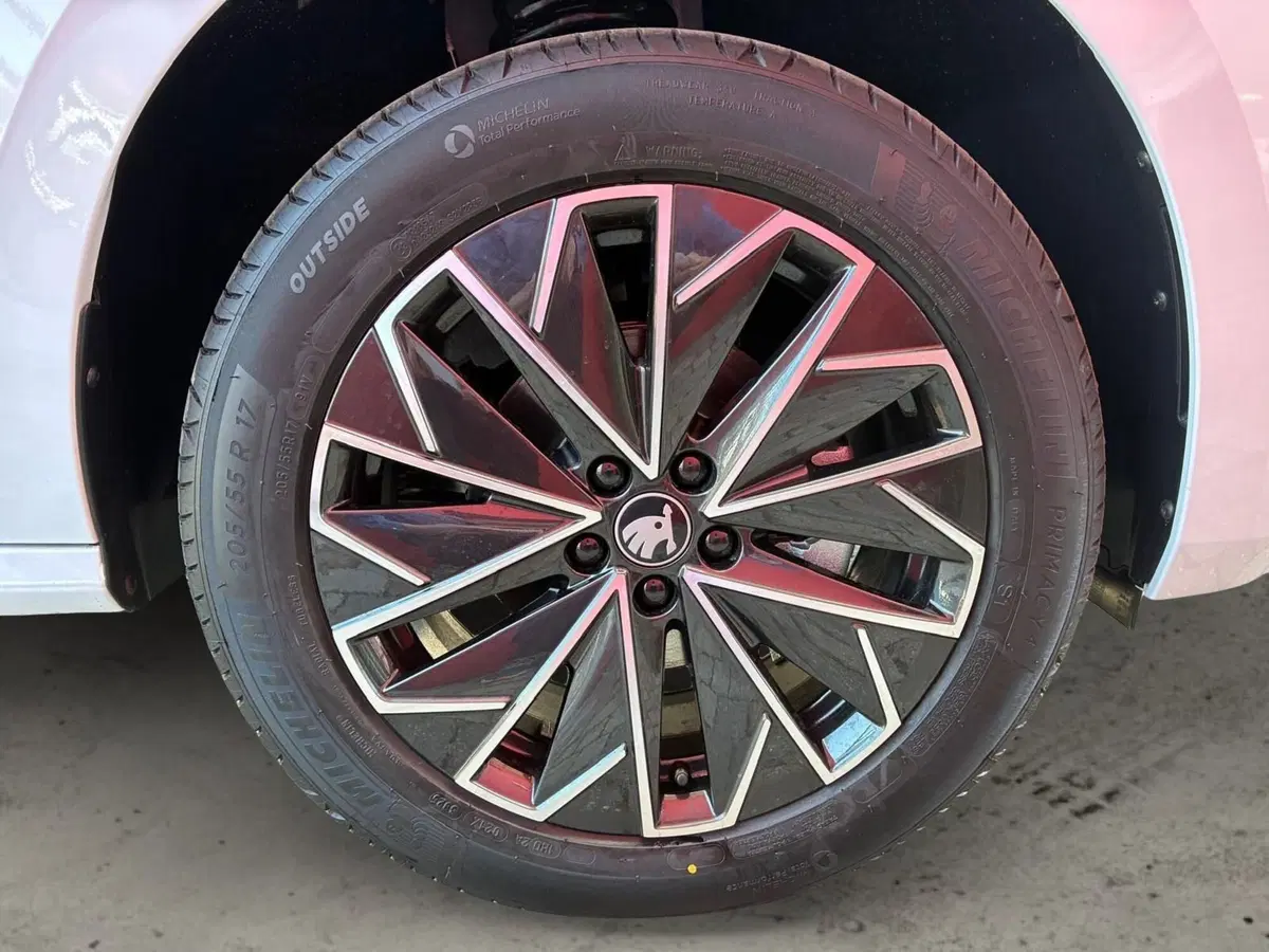 Skoda Kamiq nuova a Prato (6)