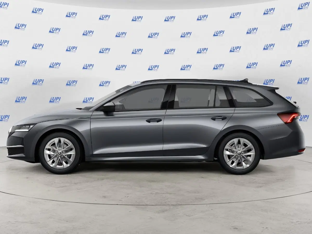 Skoda Octavia Station Wagon nuova a Prato (2)