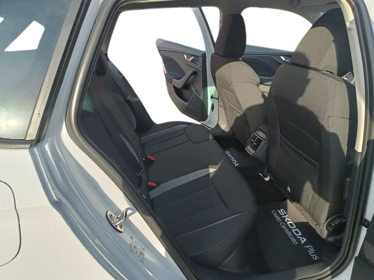 Skoda Kamiq nuova a Pistoia (14)