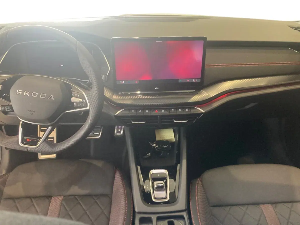 Skoda Octavia Station Wagon nuova a Prato (6)