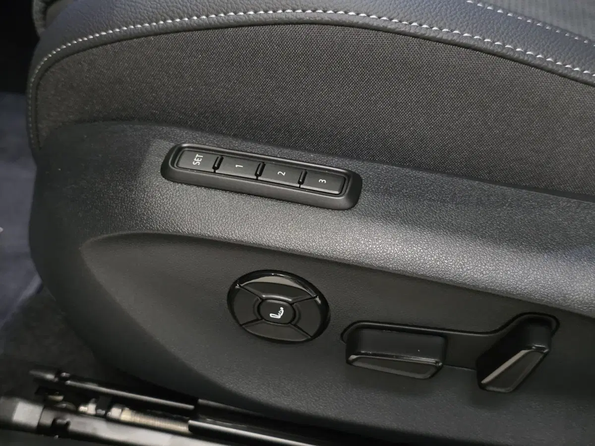 Skoda Superb nuova a Prato (14)