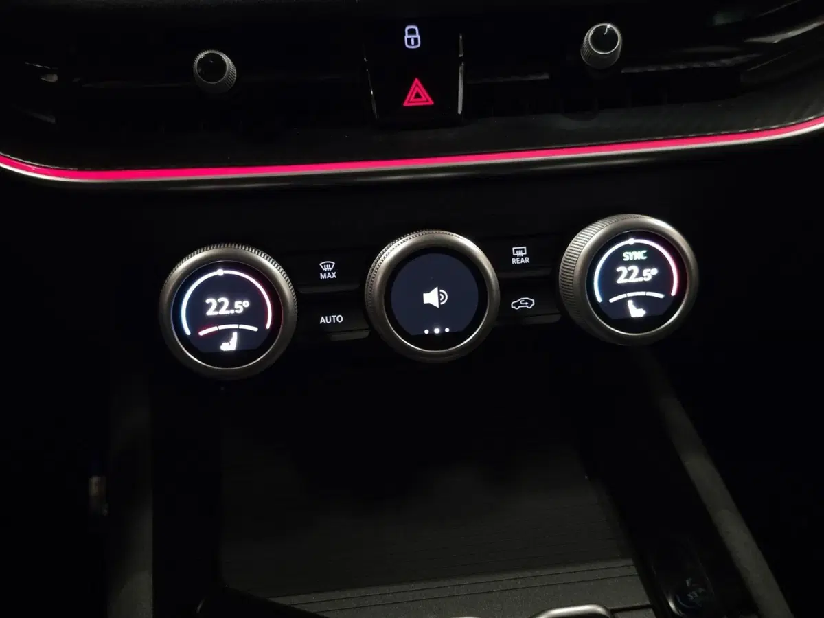 Skoda Superb nuova a Prato (15)